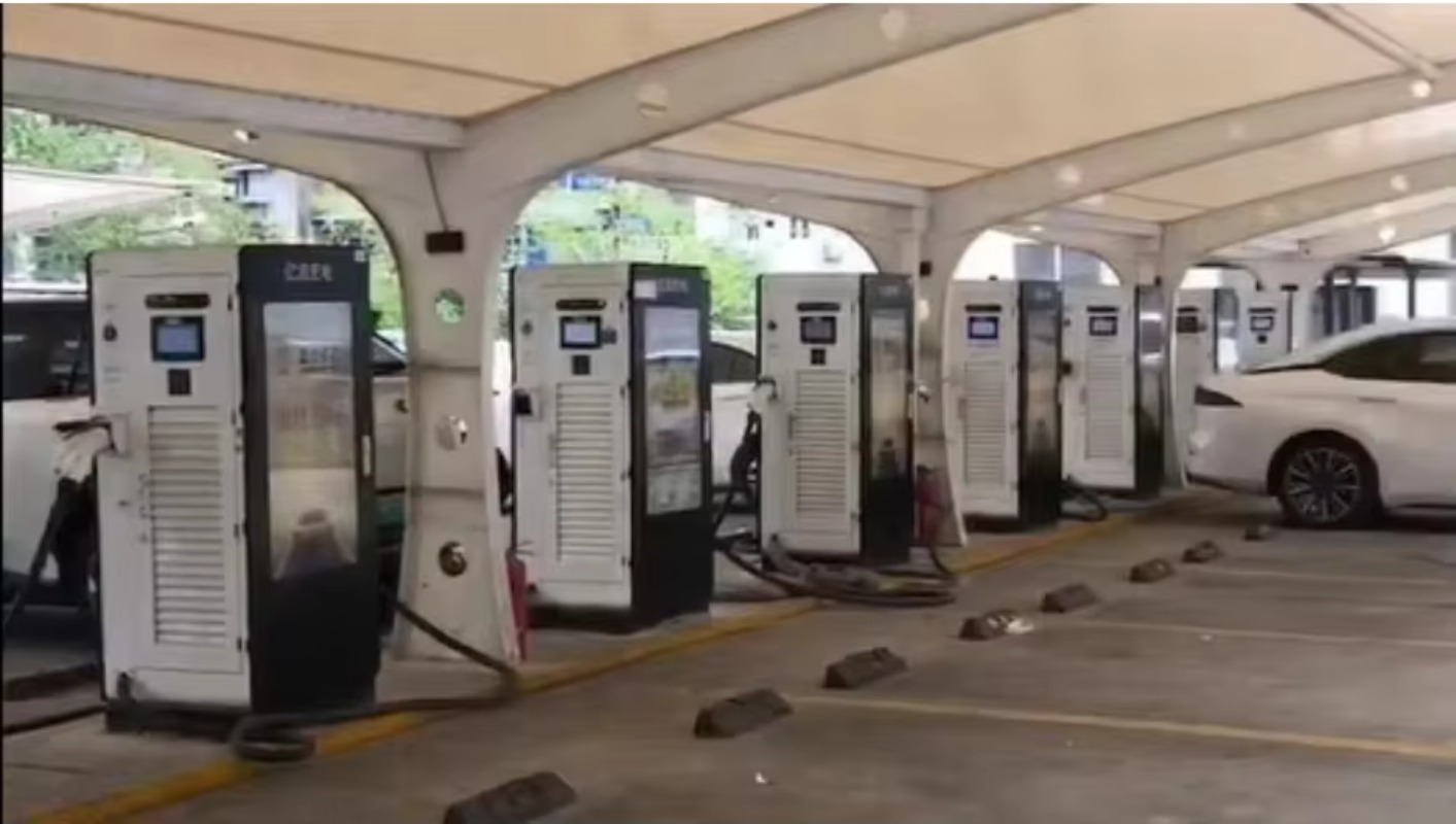 Stazione di Ricarica Rapida DC - Ev Charging Station 60Kw Dc Fast recensione e prezzo